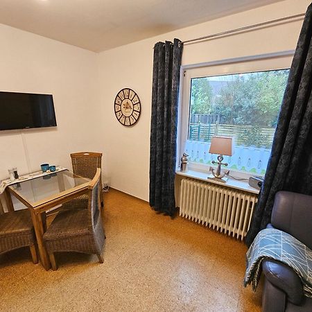 Ferienwohnungen Im Haus Ankerplatz Esens Luaran gambar