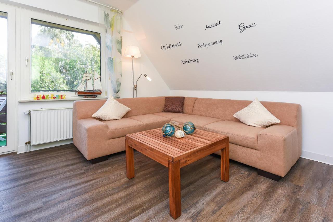 Ferienwohnungen Im Haus Ankerplatz Esens Luaran gambar
