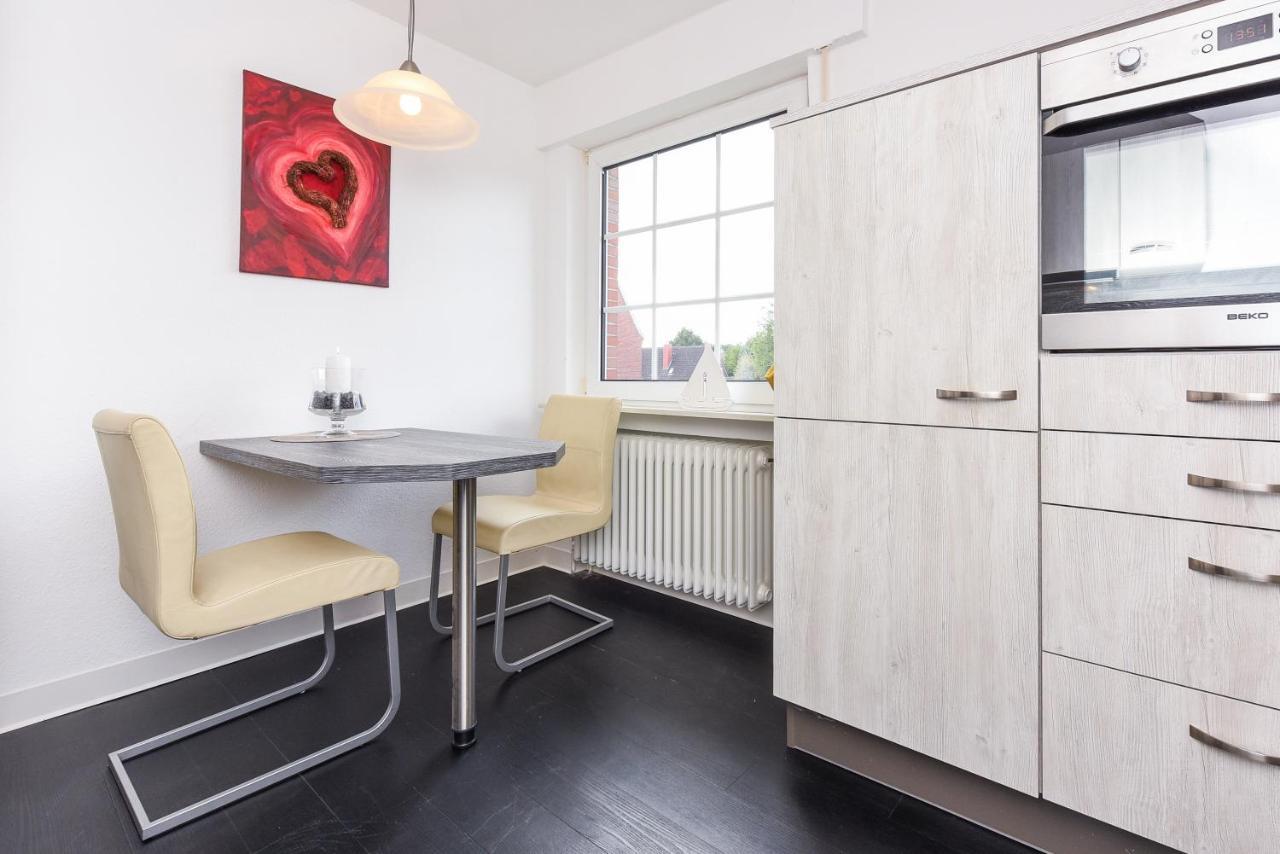 Ferienwohnungen Im Haus Ankerplatz Esens Luaran gambar