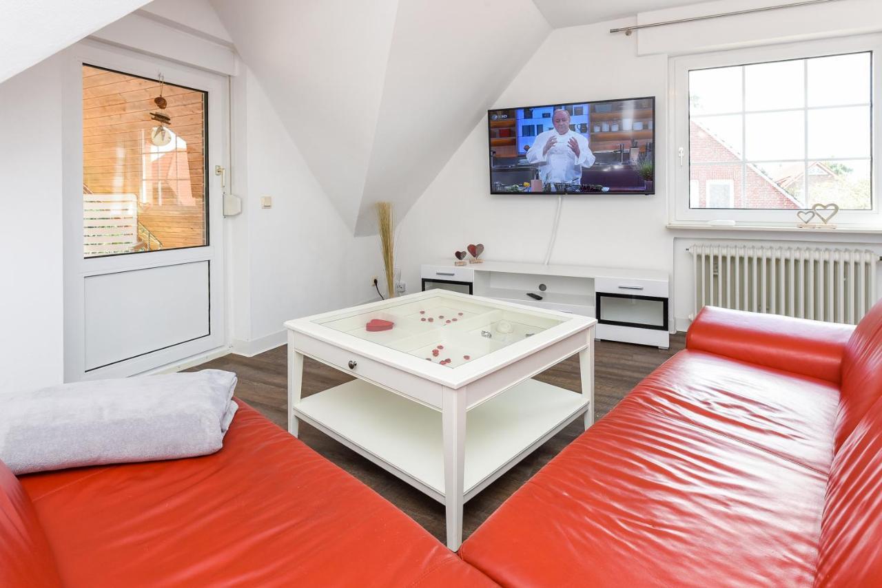 Ferienwohnungen Im Haus Ankerplatz Esens Luaran gambar