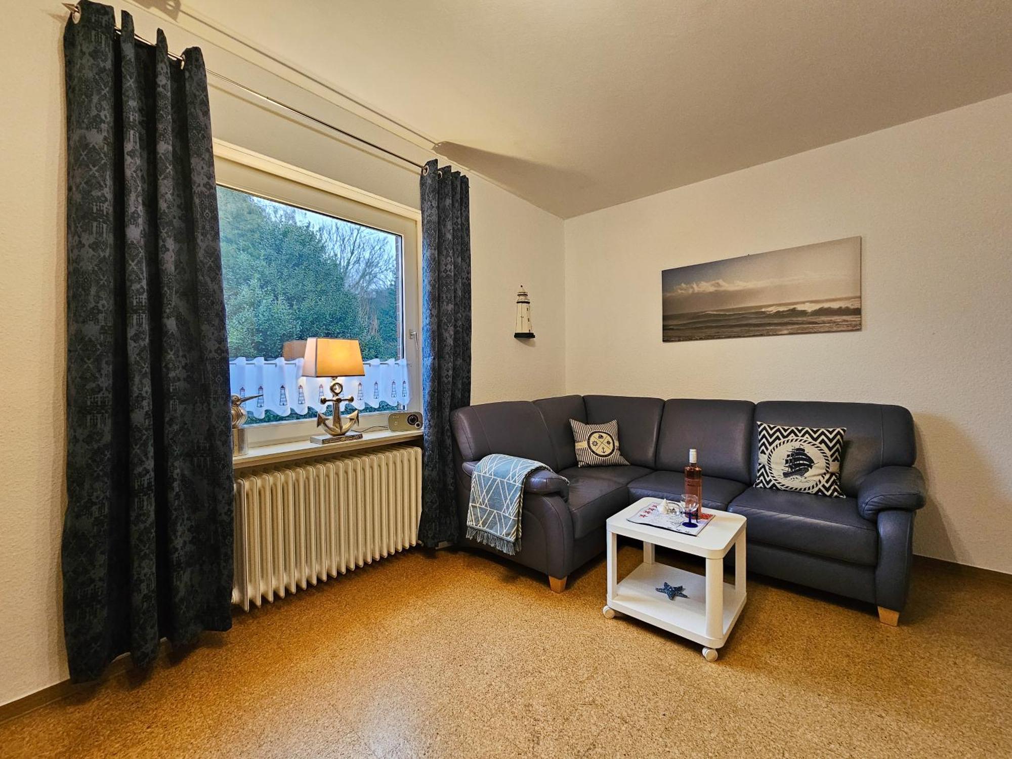Ferienwohnungen Im Haus Ankerplatz Esens Luaran gambar